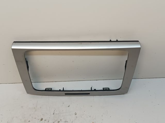 bontott VW PASSAT B6 Rádió / CD Keret