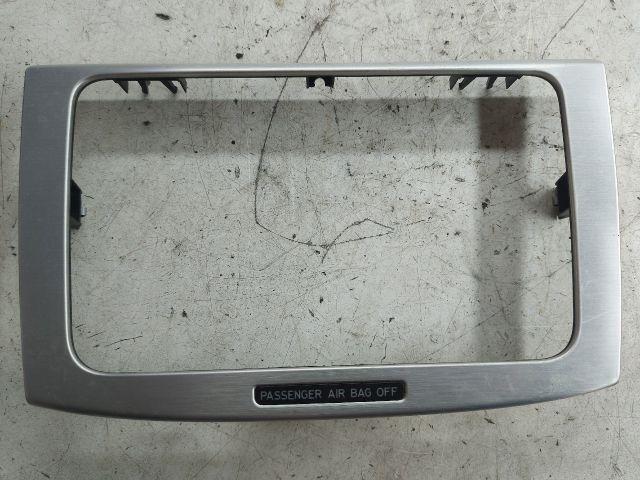 bontott VW PASSAT B6 Rádió / CD Keret