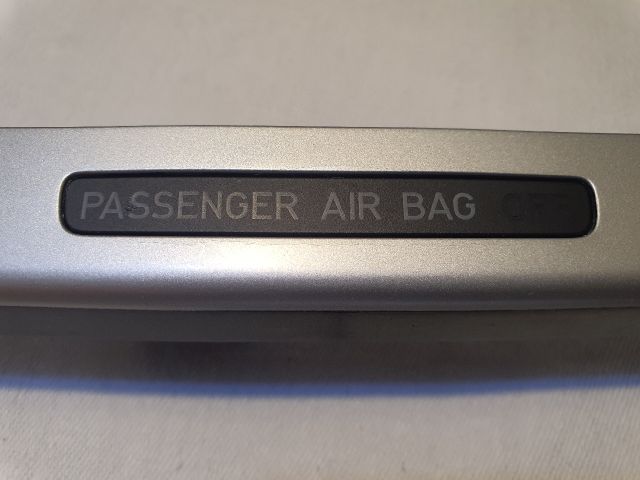 bontott VW PASSAT B6 Rádió / CD Keret