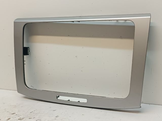 bontott VW PASSAT B6 Rádió / CD Keret