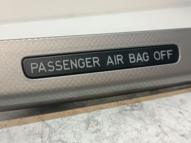 bontott VW PASSAT B6 Rádió / CD Keret