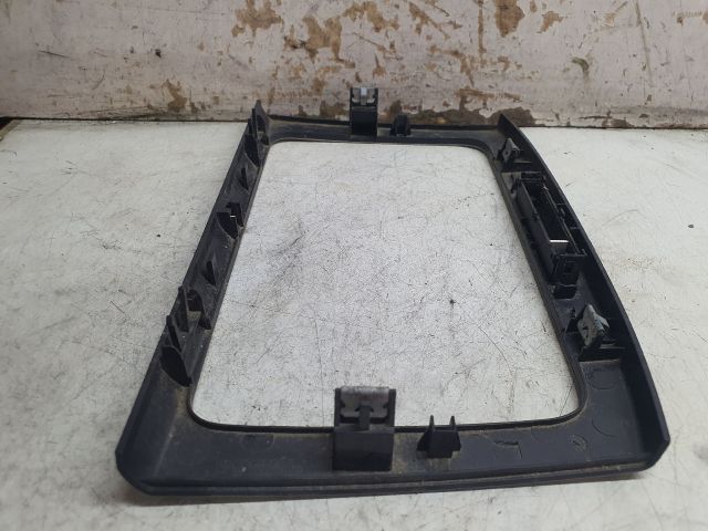 bontott VW PASSAT B6 Rádió / CD Keret