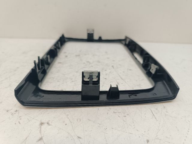 bontott VW PASSAT B6 Rádió / CD Keret