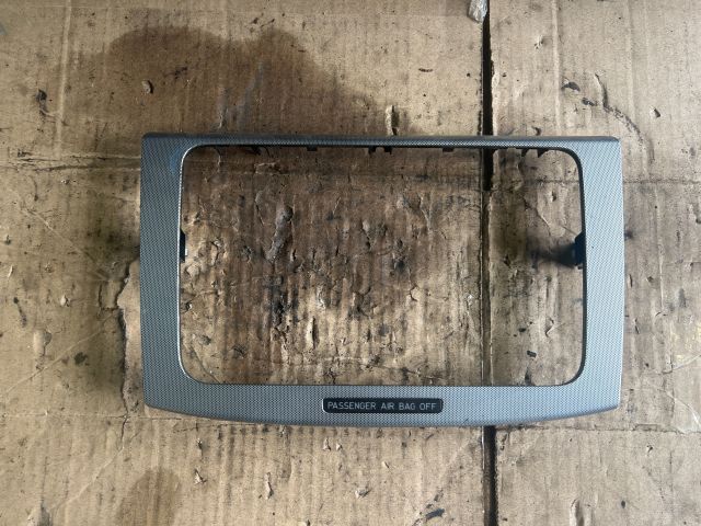 bontott VW PASSAT B6 Rádió / CD Keret