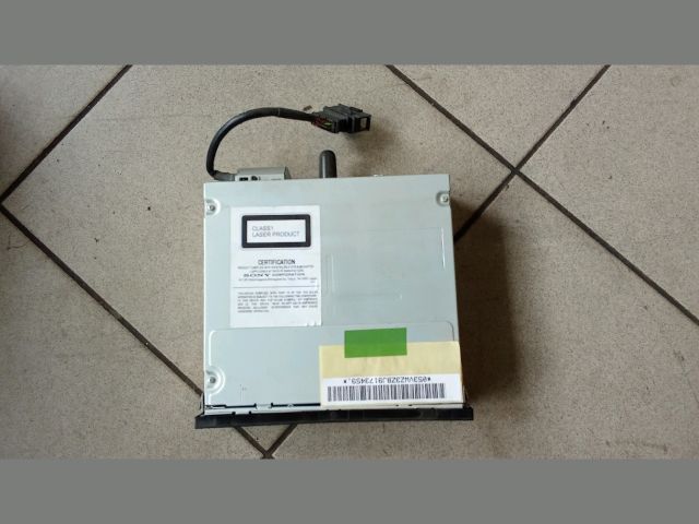 bontott VW PASSAT B6 Rádió / CD