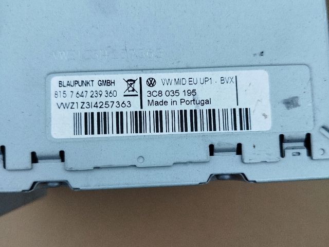 bontott VW PASSAT B6 Rádió / CD