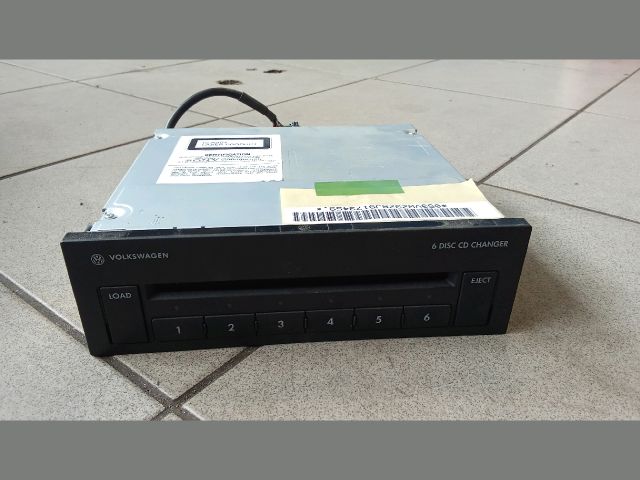 bontott VW PASSAT B6 Rádió / CD