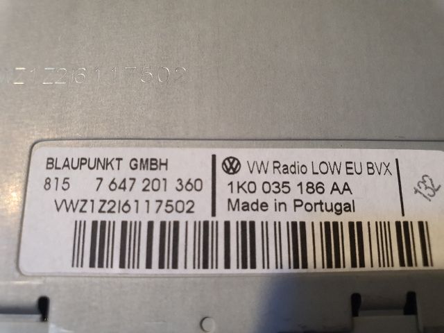 bontott VW PASSAT B6 Rádió / CD