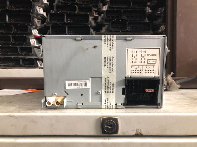 bontott VW PASSAT B6 Rádió / CD