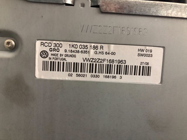 bontott VW PASSAT B6 Rádió / CD