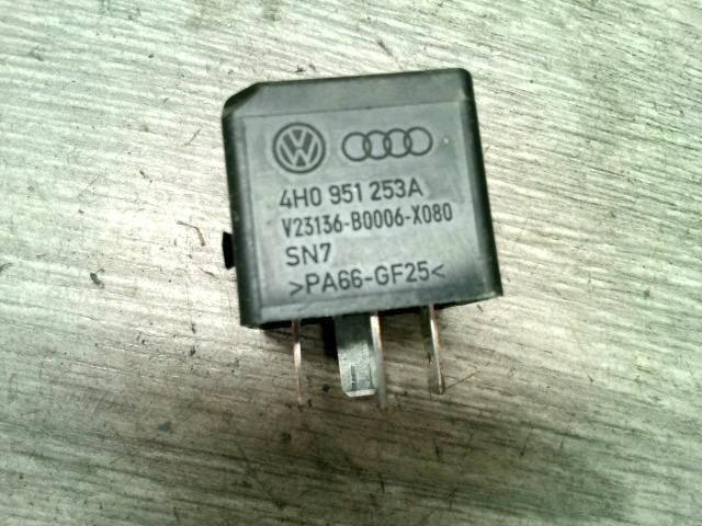 bontott VW PASSAT B6 Relé
