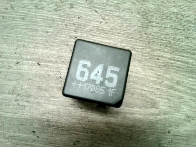 bontott VW PASSAT B6 Relé