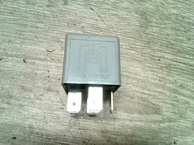 bontott VW PASSAT B6 Relé