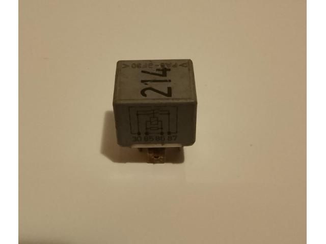bontott VW PASSAT B6 Relé