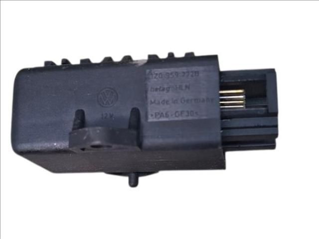 bontott VW PASSAT B6 Relé