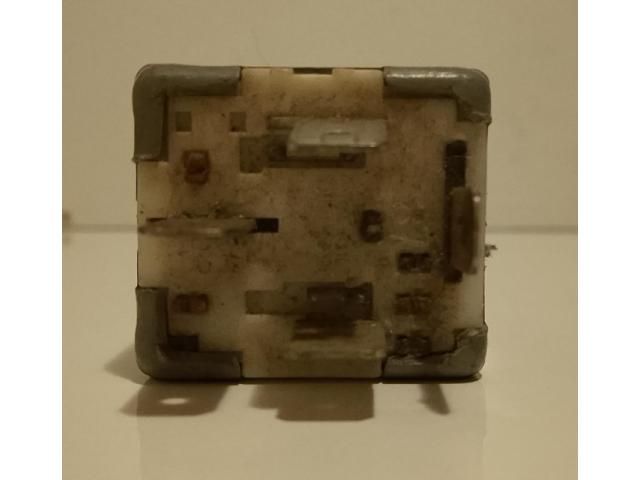 bontott VW PASSAT B6 Relé