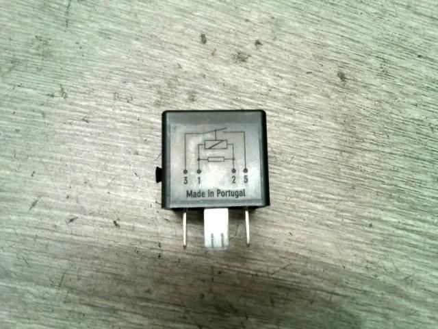 bontott VW PASSAT B6 Relé