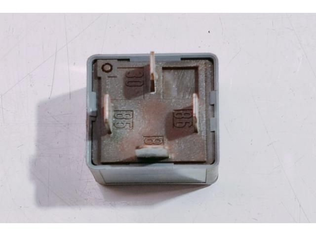 bontott VW PASSAT B6 Relé