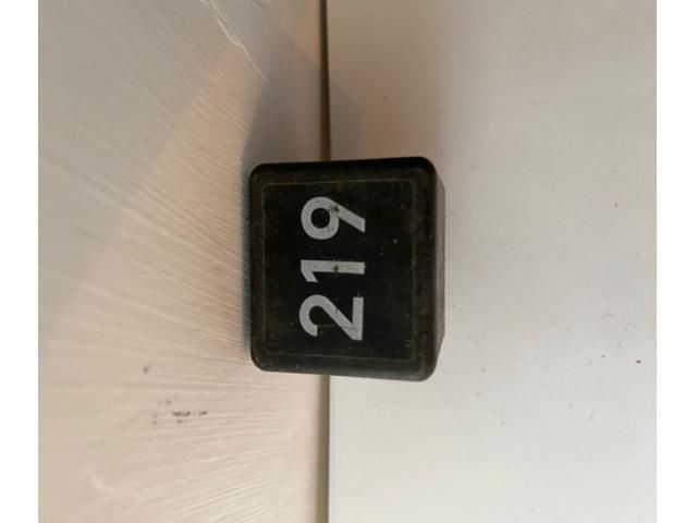 bontott VW PASSAT B6 Relé