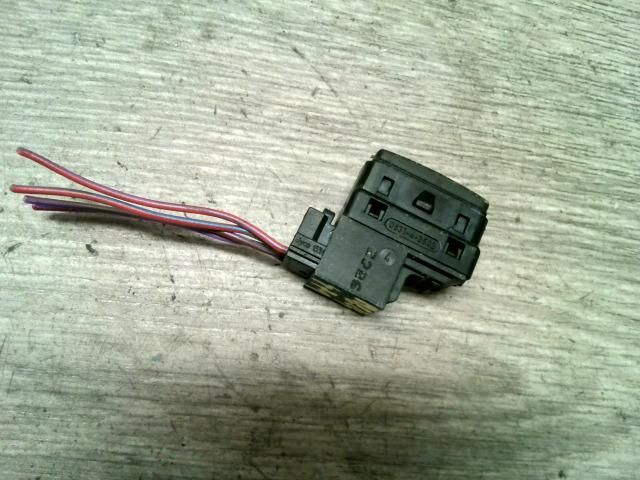 bontott VW PASSAT B6 Riasztó Kapcsoló