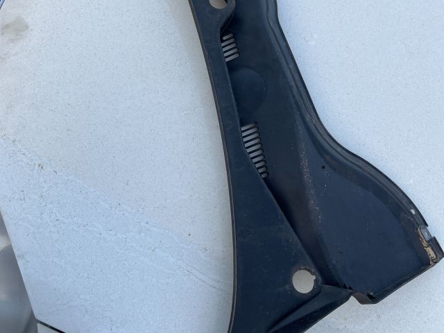 bontott VW PASSAT B6 Szélvédő Alatti Műanyag Elem