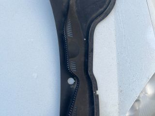 bontott VW PASSAT B6 Szélvédő Alatti Műanyag Elem