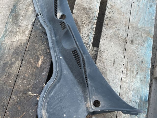 bontott VW PASSAT B6 Szélvédő Alatti Műanyag Elem