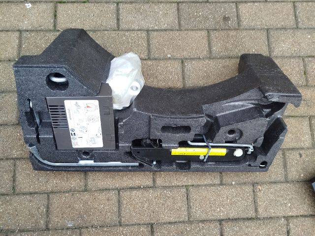 bontott VW PASSAT B6 Szerszámkészlet