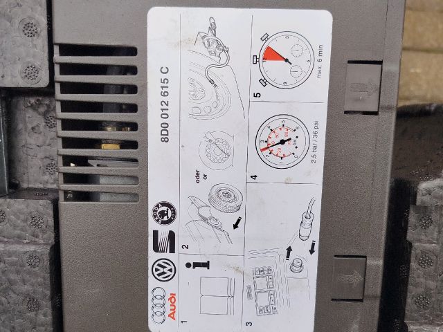 bontott VW PASSAT B6 Szerszámkészlet