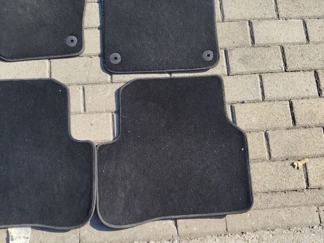 bontott VW PASSAT B6 Szőnyeg Szett