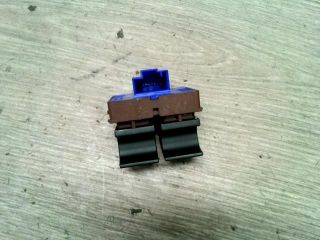 bontott VW PASSAT B6 Tankajtó Nyitó Kar / Gomb