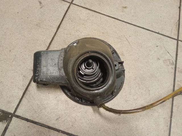 bontott VW PASSAT B6 Tankajtó