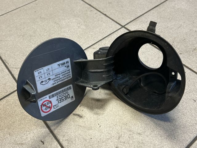 bontott VW PASSAT B6 Tankajtó