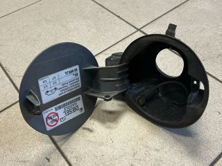 bontott VW PASSAT B6 Tankajtó