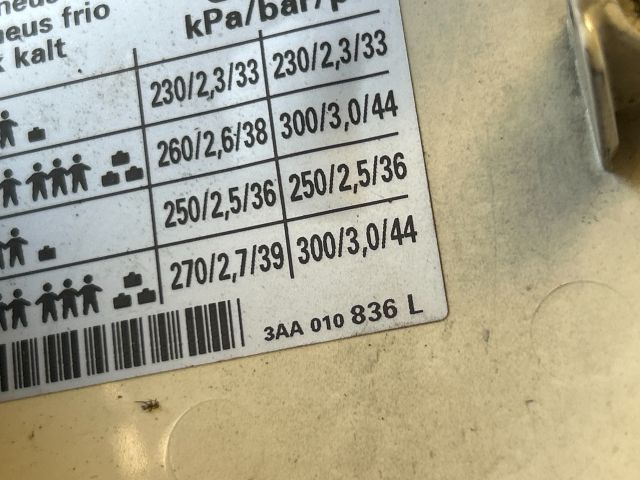 bontott VW PASSAT B6 Tankajtó