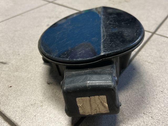 bontott VW PASSAT B6 Tankajtó