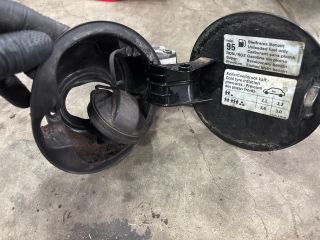 bontott VW PASSAT B6 Tankajtó