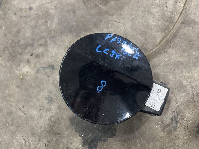 bontott VW PASSAT B6 Tankajtó