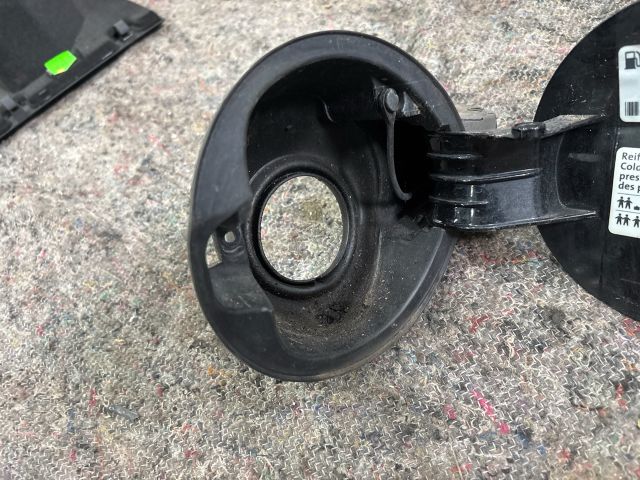 bontott VW PASSAT B6 Tankajtó