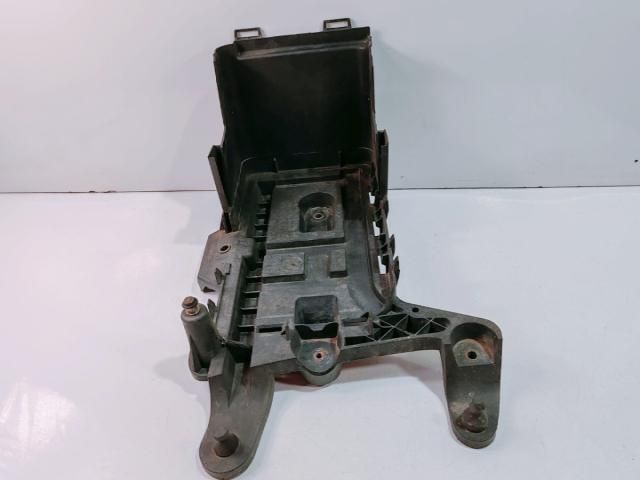 bontott VW PASSAT B6 Tartó Bak