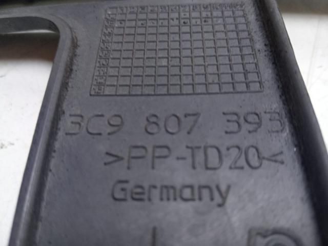 bontott VW PASSAT B6 Tartó Bak