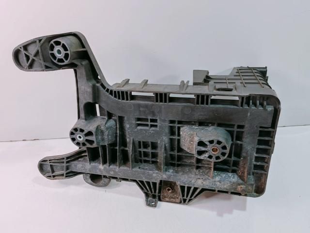 bontott VW PASSAT B6 Tartó Bak