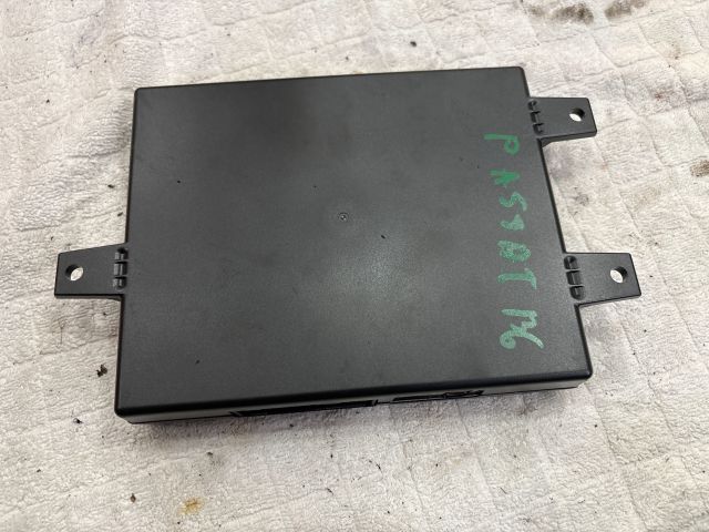 bontott VW PASSAT B6 Telefon Elektronika