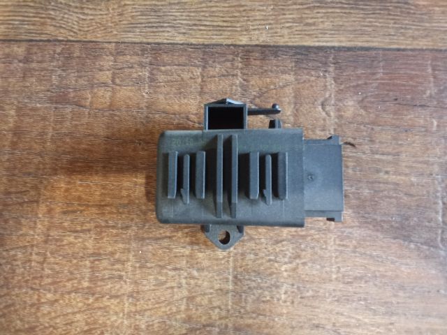 bontott VW PASSAT B6 Ülésfűtés Vezérlő