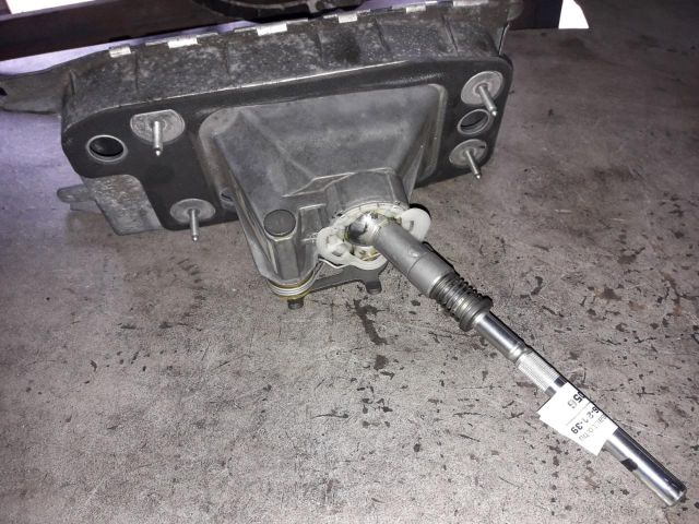 bontott VW PASSAT B6 Váltó Kulissza