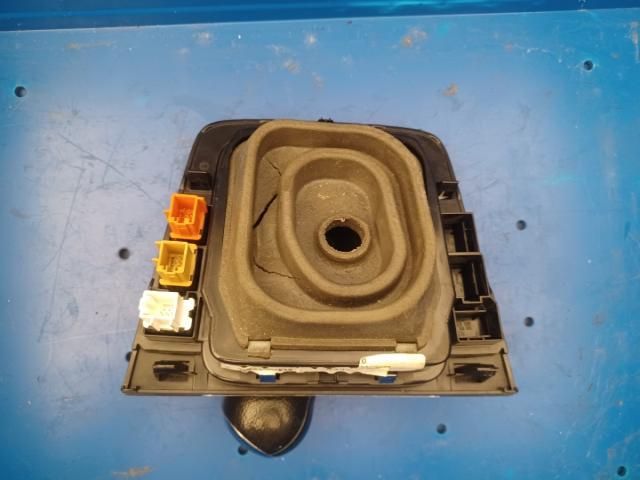 bontott VW PASSAT B6 Váltógomb