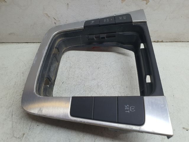 bontott VW PASSAT B6 Váltószoknya Rögzítő Keret