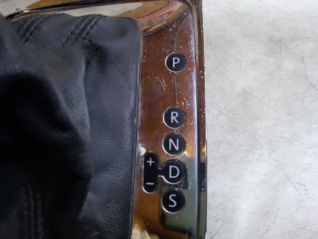 bontott VW PASSAT B6 Váltószoknya Rögzítő Keret