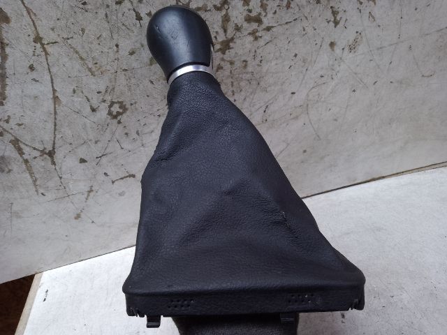 bontott VW PASSAT B6 Váltószoknya