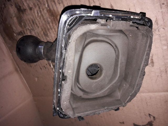 bontott VW PASSAT B6 Váltószoknya